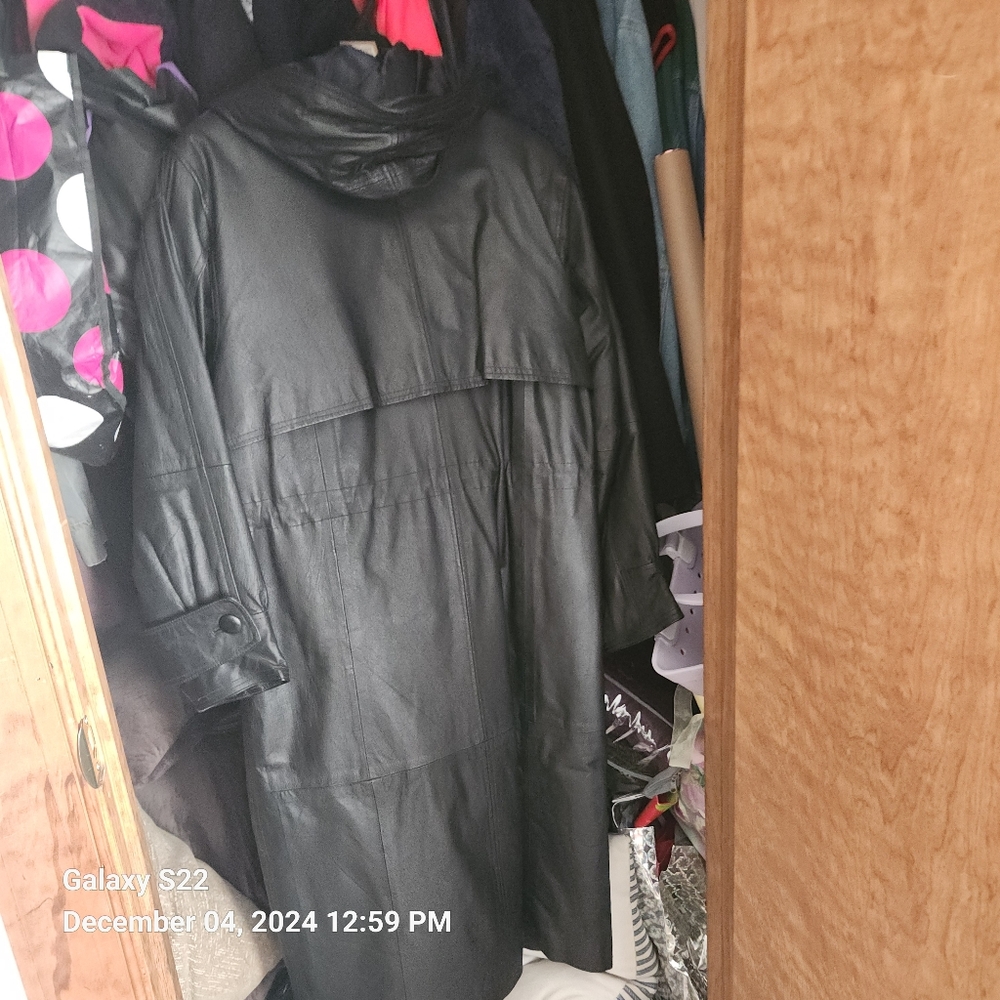 Ladies XL Black Leather Hooded Coat